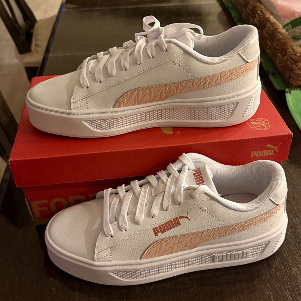 PUMA Smash Platform v3 Maze Women's Tennis Sneakers NWT and Box 10 FITS LIKE 9.5